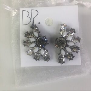 New BP Nordstrom crystal stud earrings floral fan white clear silver tone